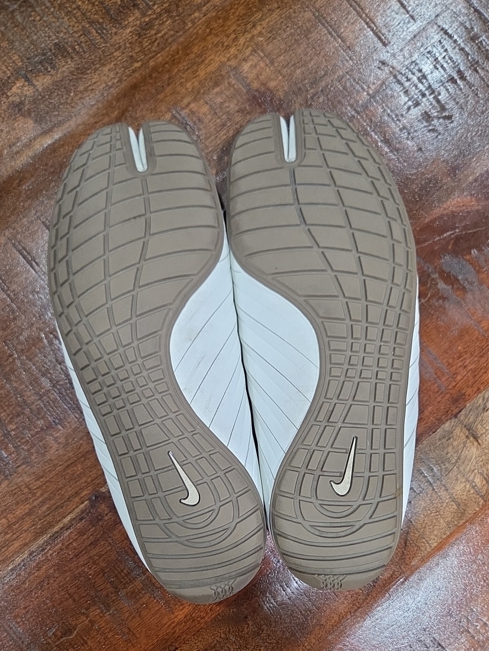 Nike Retro Tabi Kembali Sneakers Size 9.5 - Picture 7 of 7